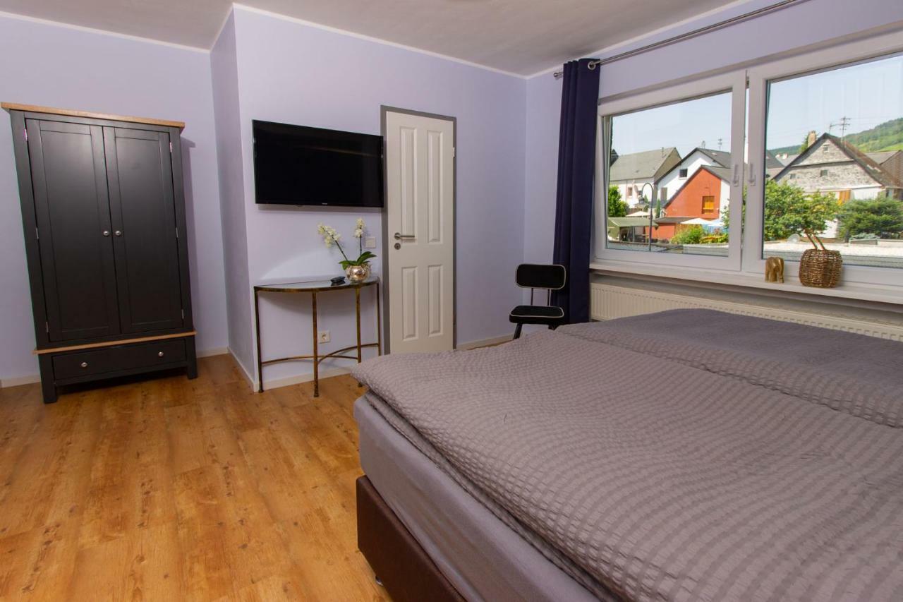Hotel Weingut Gerd Muellers à Kröv Extérieur photo