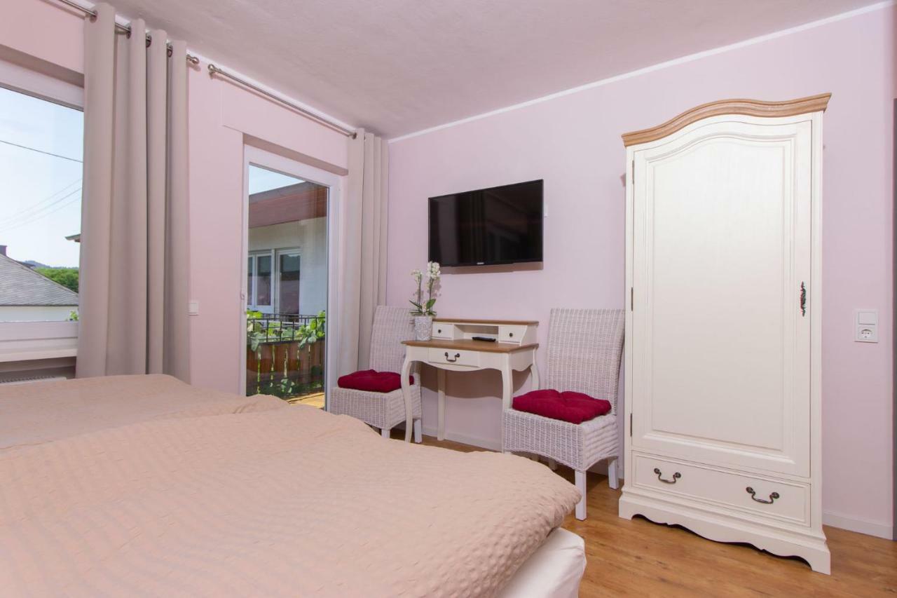 Hotel Weingut Gerd Muellers à Kröv Extérieur photo