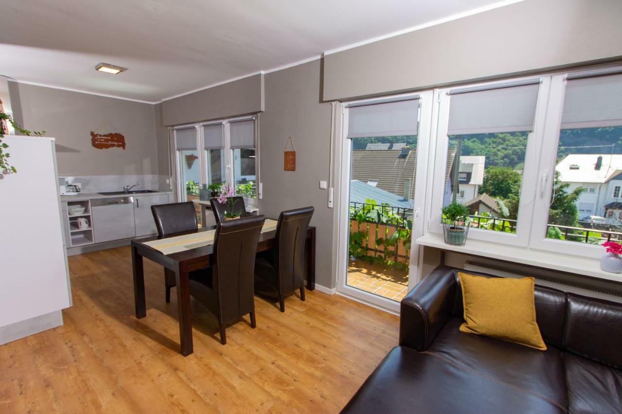 Hotel Weingut Gerd Muellers à Kröv Extérieur photo